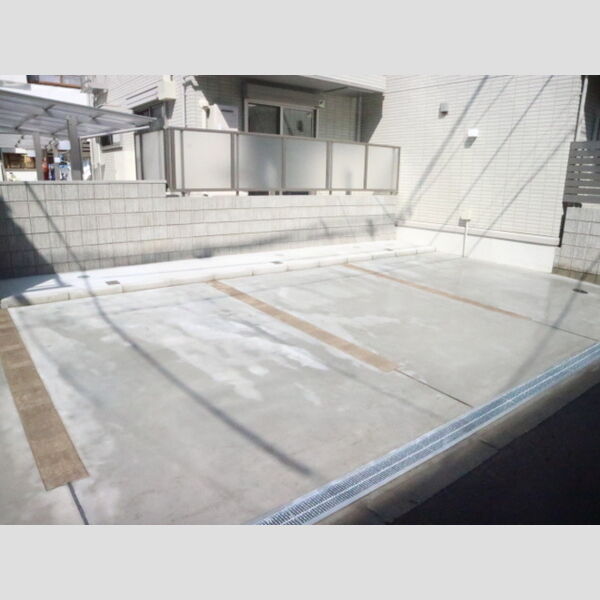 駐車場 (駐車場)