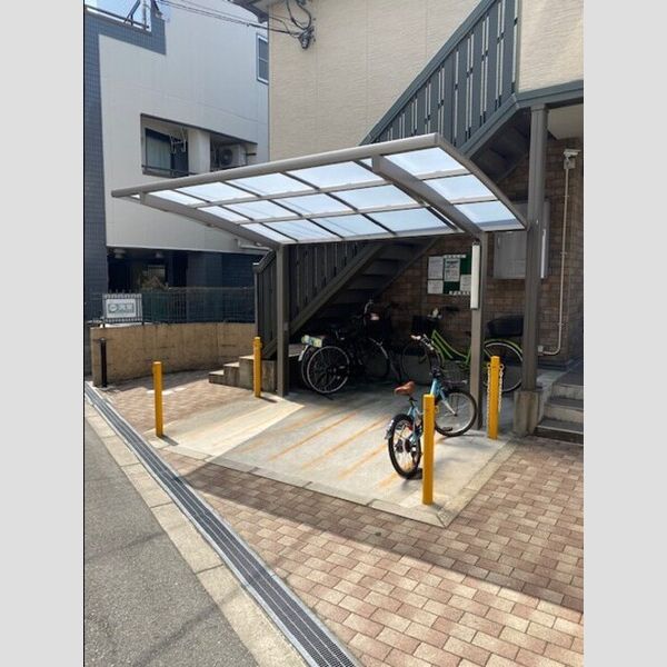 現地周辺 (駐輪場)