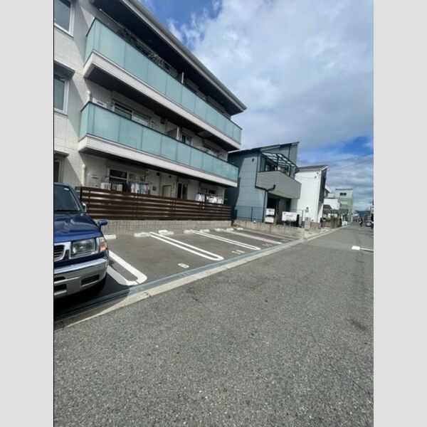 駐車場 (駐車場)
