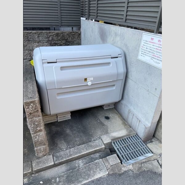現地周辺 (ゴミ置き場)