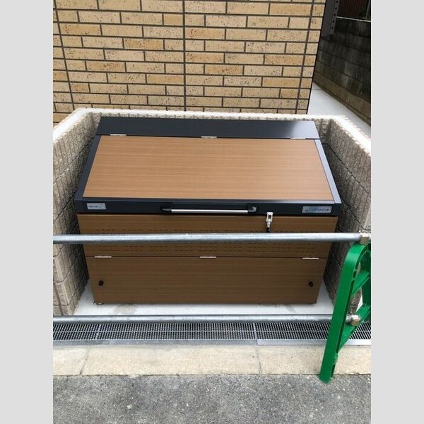 現地周辺 (ゴミ庫)