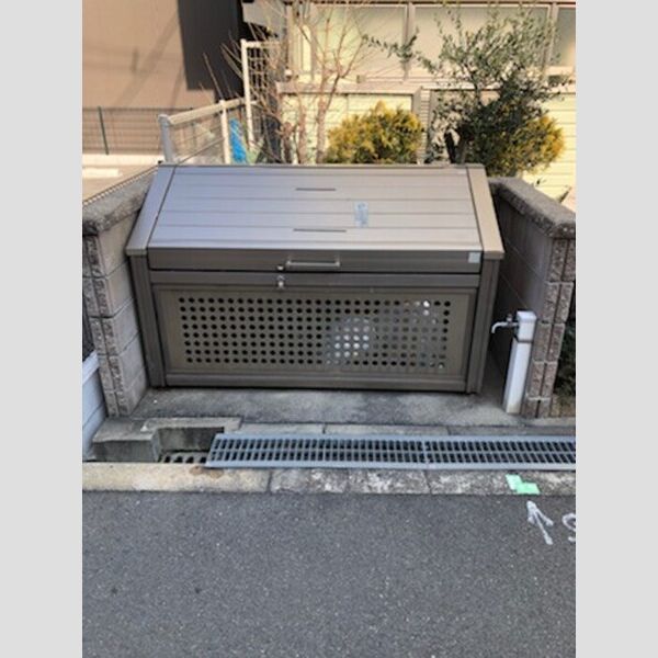 現地周辺 (ゴミ庫)