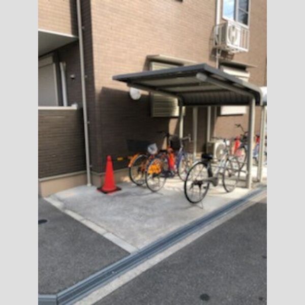 現地周辺 (駐輪場)