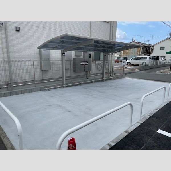 現地周辺 (外部駐輪場)