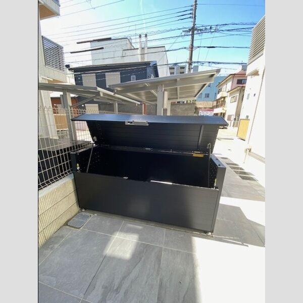 現地周辺 (ゴミストッカー)