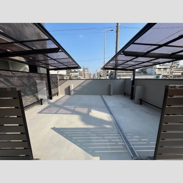 現地周辺 (駐輪場)