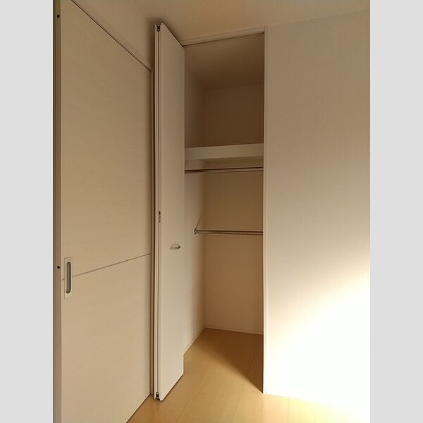 その他 (洋室　収納)