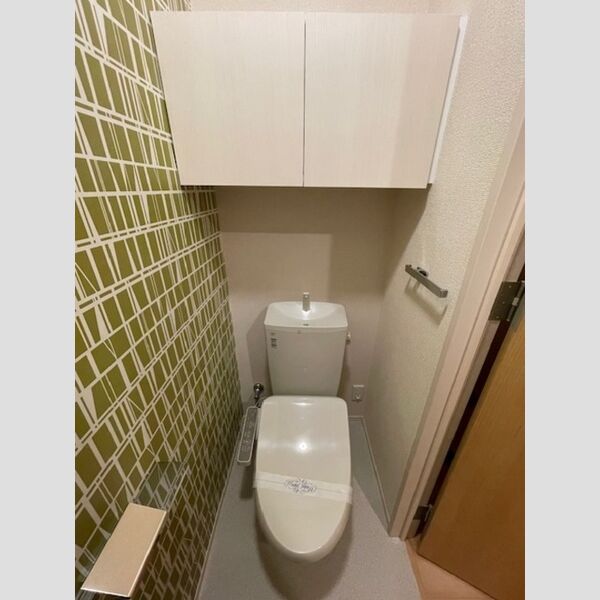 トイレ (トイレ)