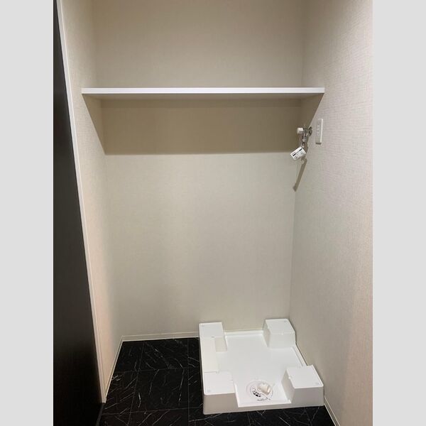 その他 (洗濯機置き場)