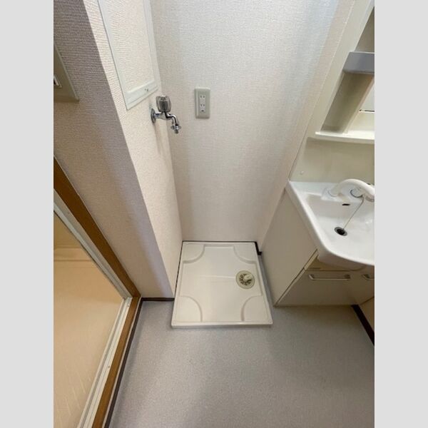 その他 (洗濯機置き場)