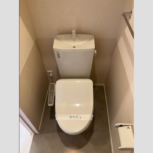 トイレ (トイレ)