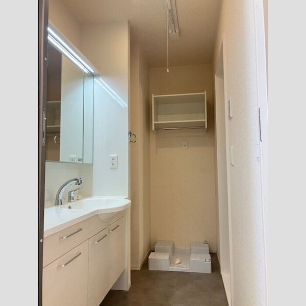 洗面所 (洗濯機置き場)