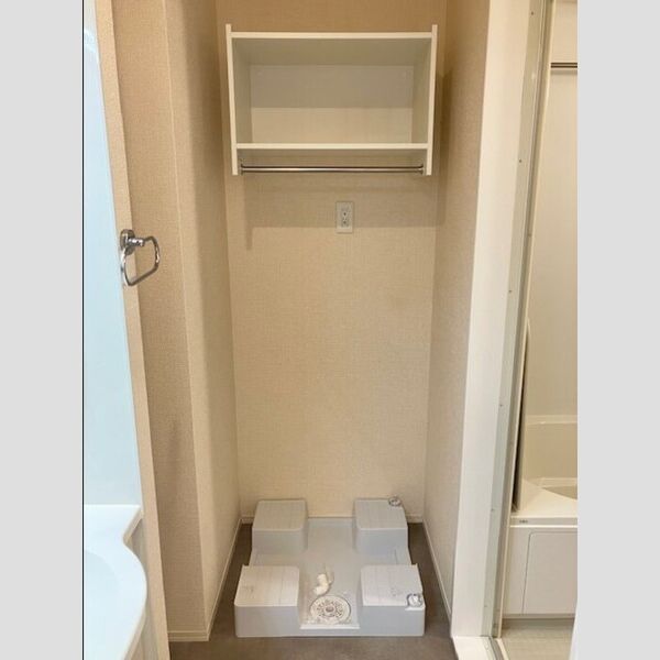 洗面所 (洗濯機置き場)