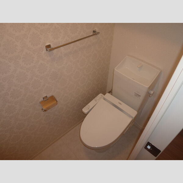 トイレ (トイレ)