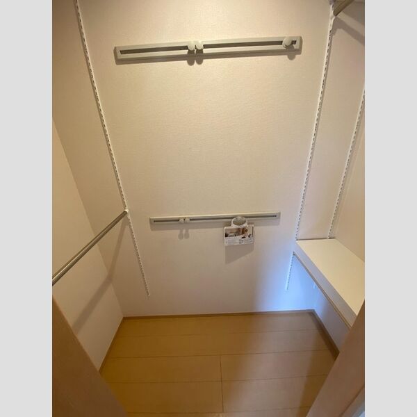 収納 (ワンステップクローゼット)