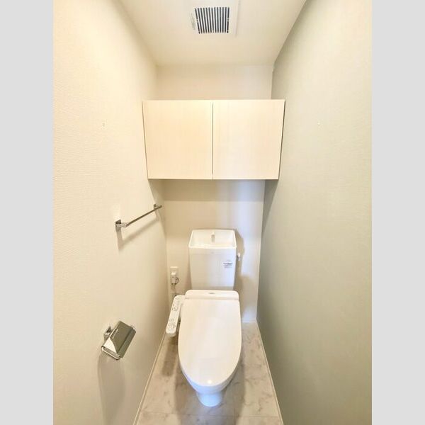 トイレ (トイレ)