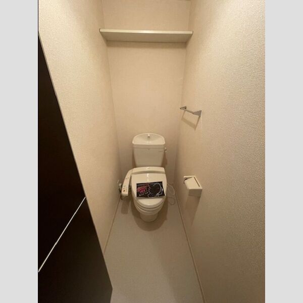 トイレ (トイレ)