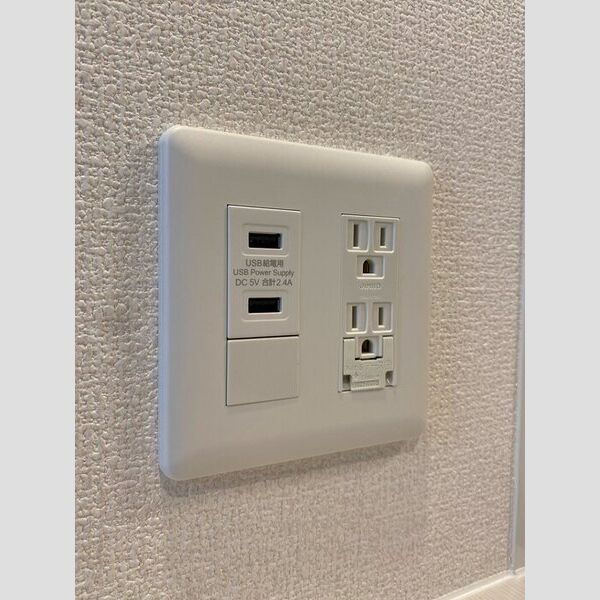 その他 (USBコンセント)