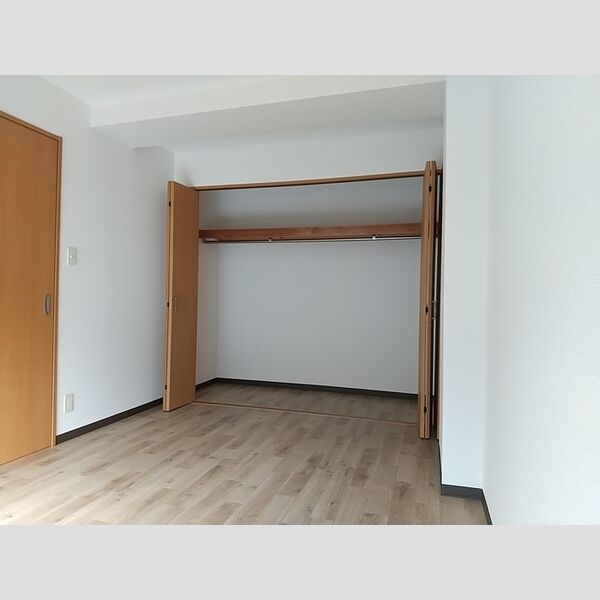 その他 (洋室7帖)