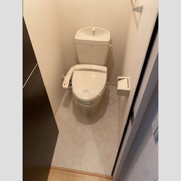 トイレ (温水洗浄暖房便座)