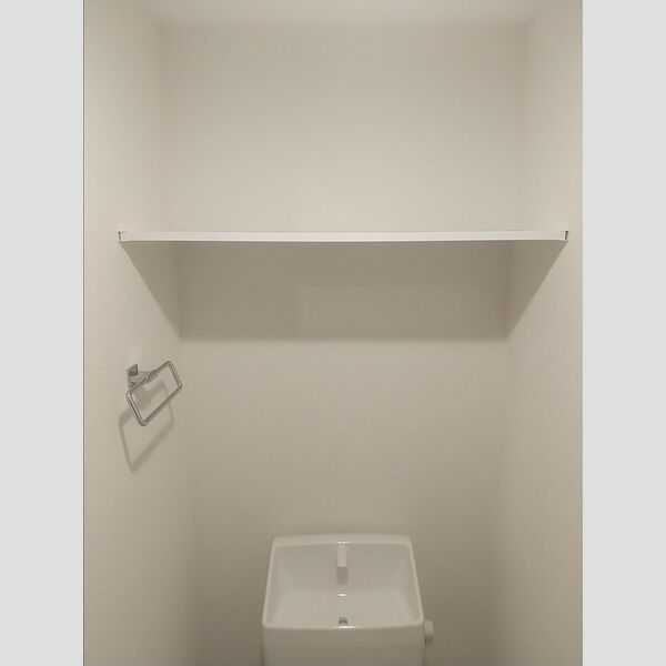 トイレ (トイレ収納棚)