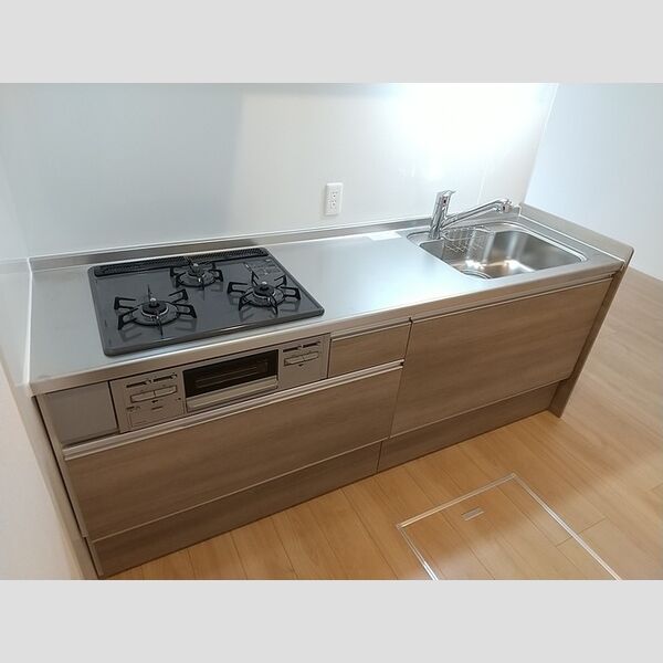 キッチン (3口ガスコンロ)