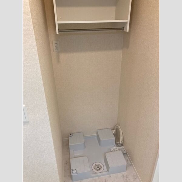 洗面所 (洗濯機置き場)