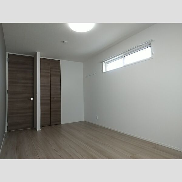 その他 (洋室8.4帖)