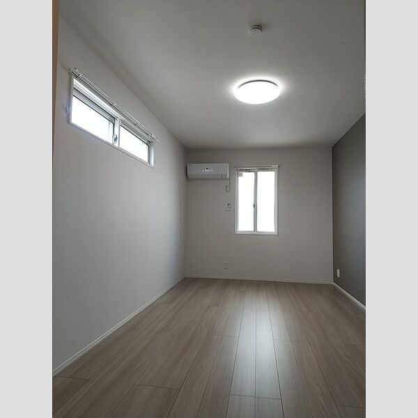 その他 (洋室8.4帖)