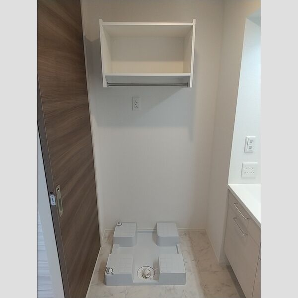 洗面所 (洗濯機置き場)