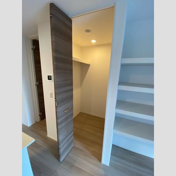 収納 (ウォークインクローゼット)