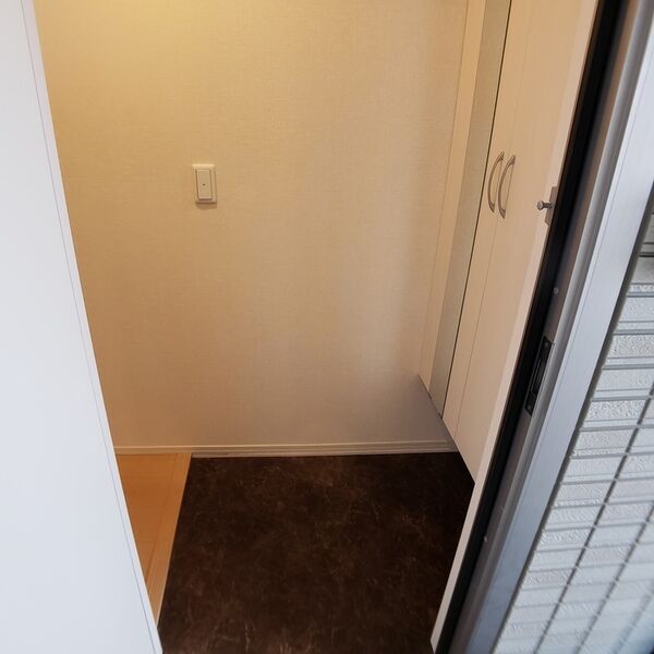 玄関 (玄関)
