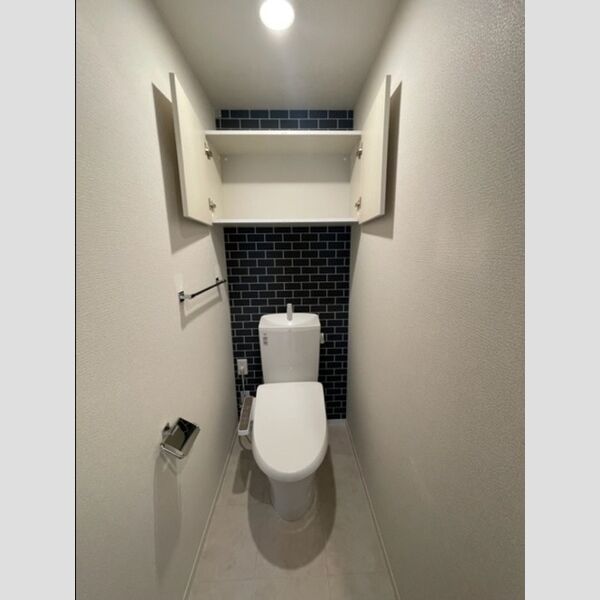 トイレ (トイレ)