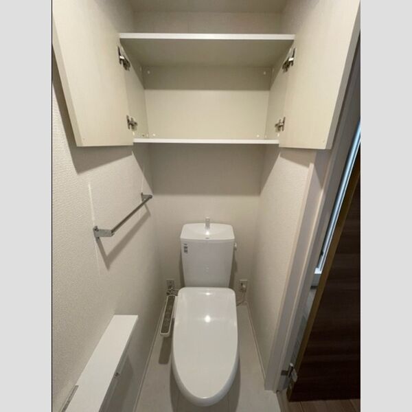 トイレ (トイレ)