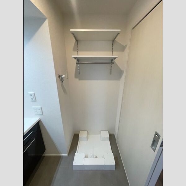 洗面所 (洗濯機置き場)