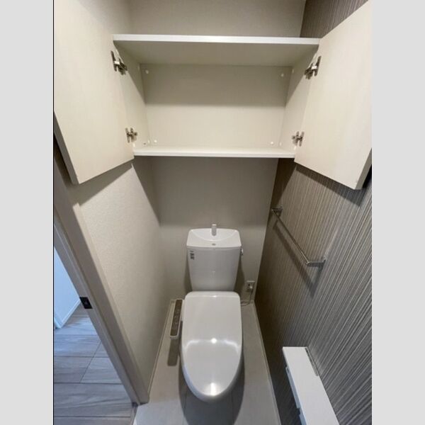 トイレ (トイレ)