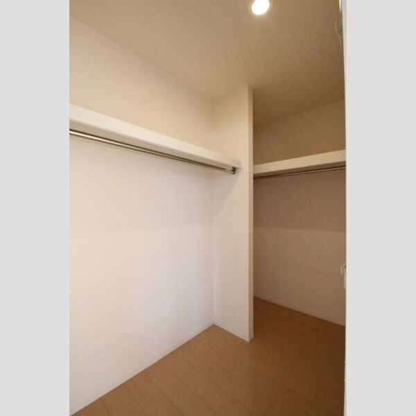 収納 (ウォークインクローゼット)