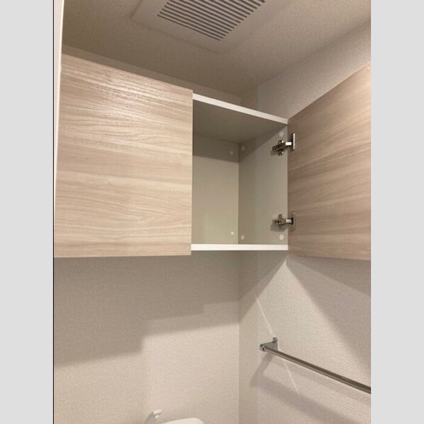 トイレ (トイレ)