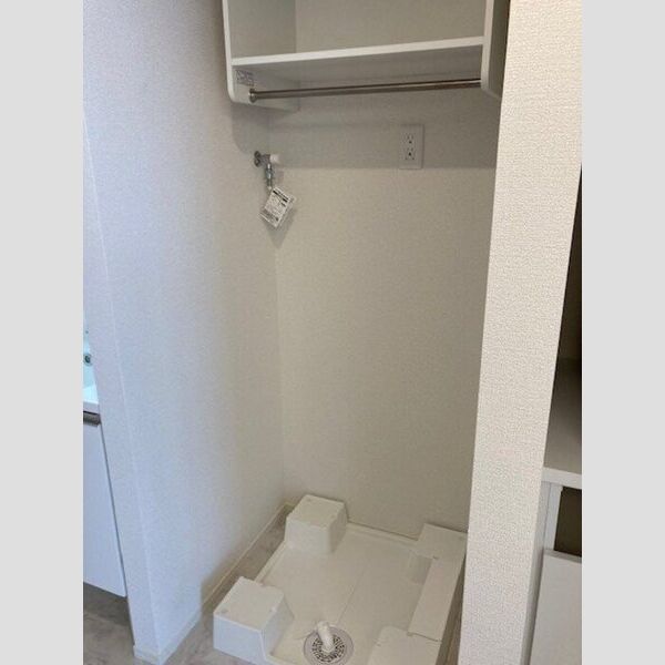 洗面所 (洗濯機置き場)