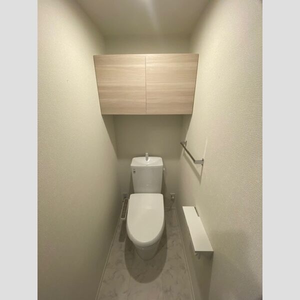 トイレ (トイレ)