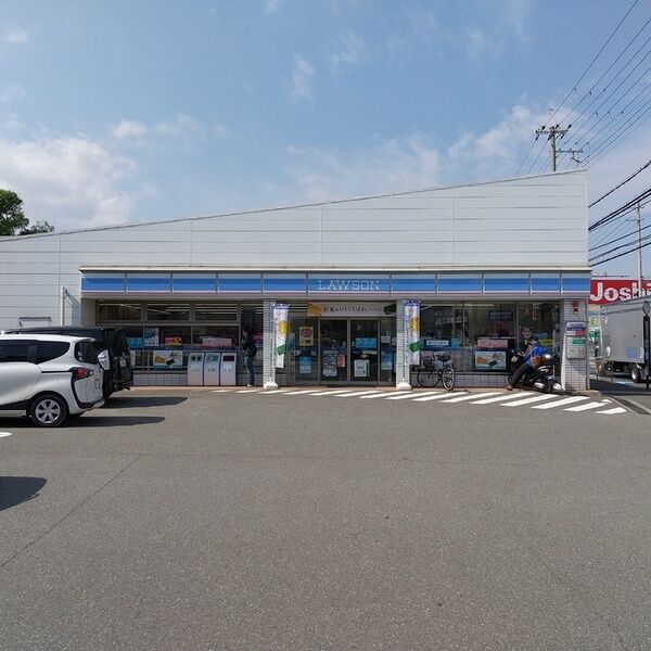 現地周辺 (ローソン茨木上穂積一丁目店(639m))