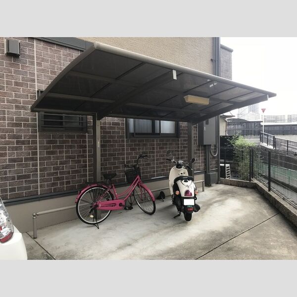 エントランス (駐輪場)