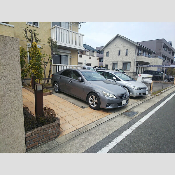 駐車場 (駐車場)