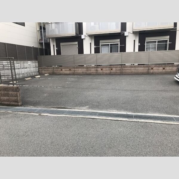 エントランス (駐車場)
