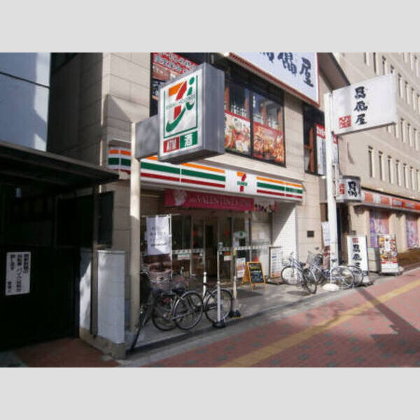 現地周辺 (セブンイレブン)