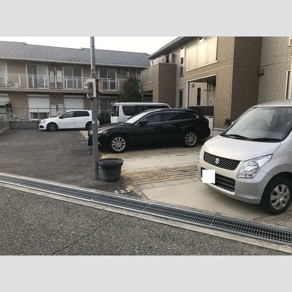 駐車場 (駐車場)
