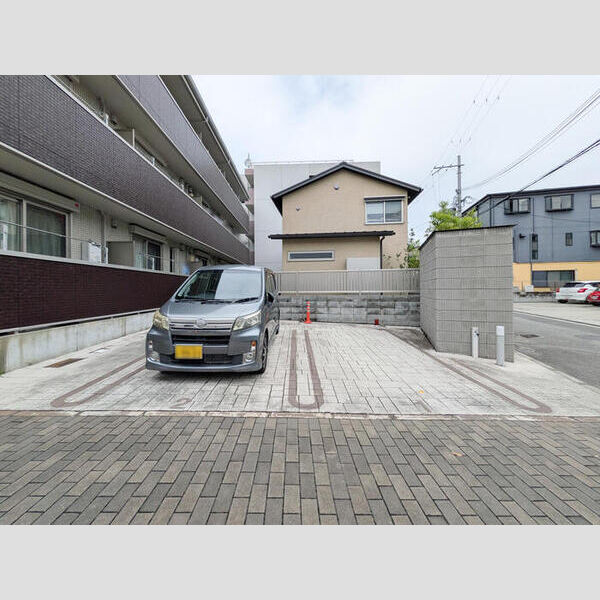 駐車場 (駐車場)