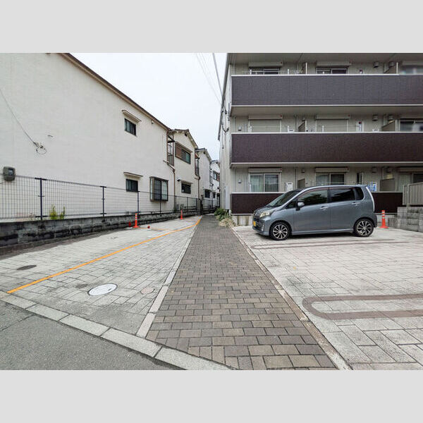 駐車場 (駐車場)