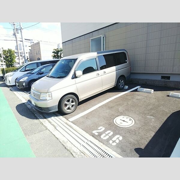 駐車場 (駐車場)