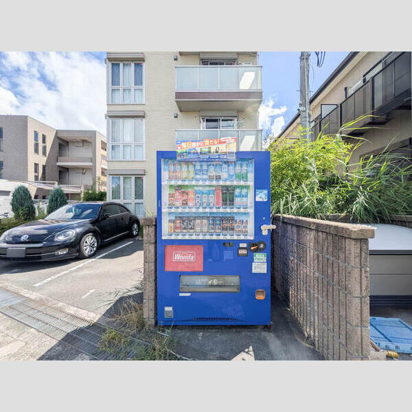 現地周辺 (自動販売機)